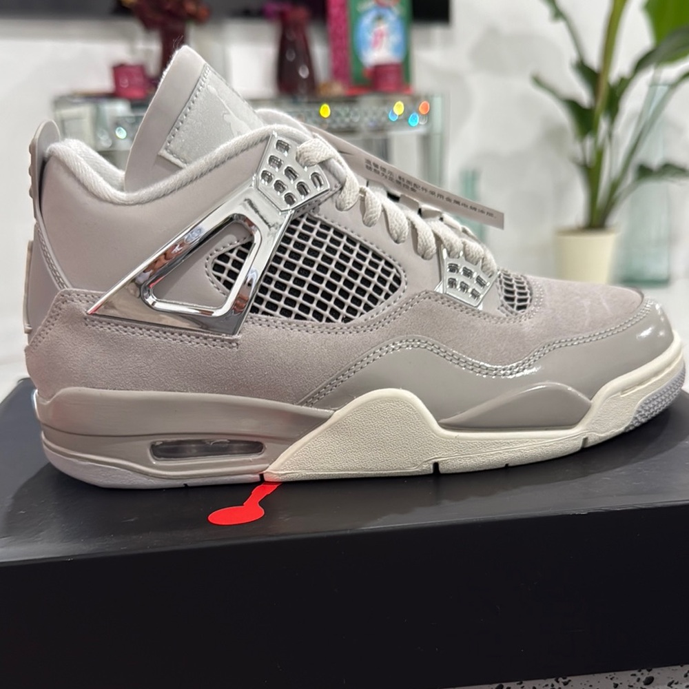 Nike Air Jordan 4 Retro - Gray and Silver